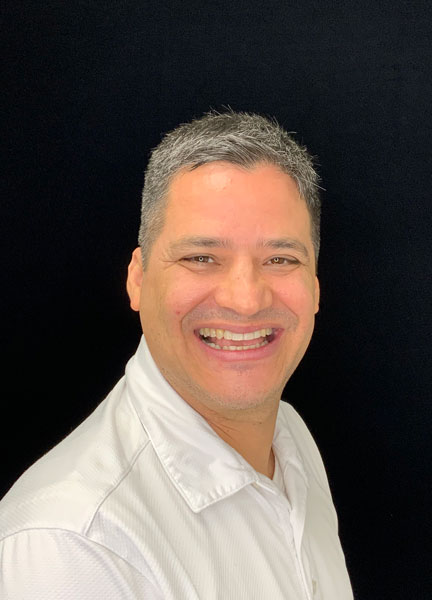 Invisalign Implants + Temporary Veneers